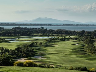 Golf in Tuscany between the sea and the lagoon, for everyone all year round